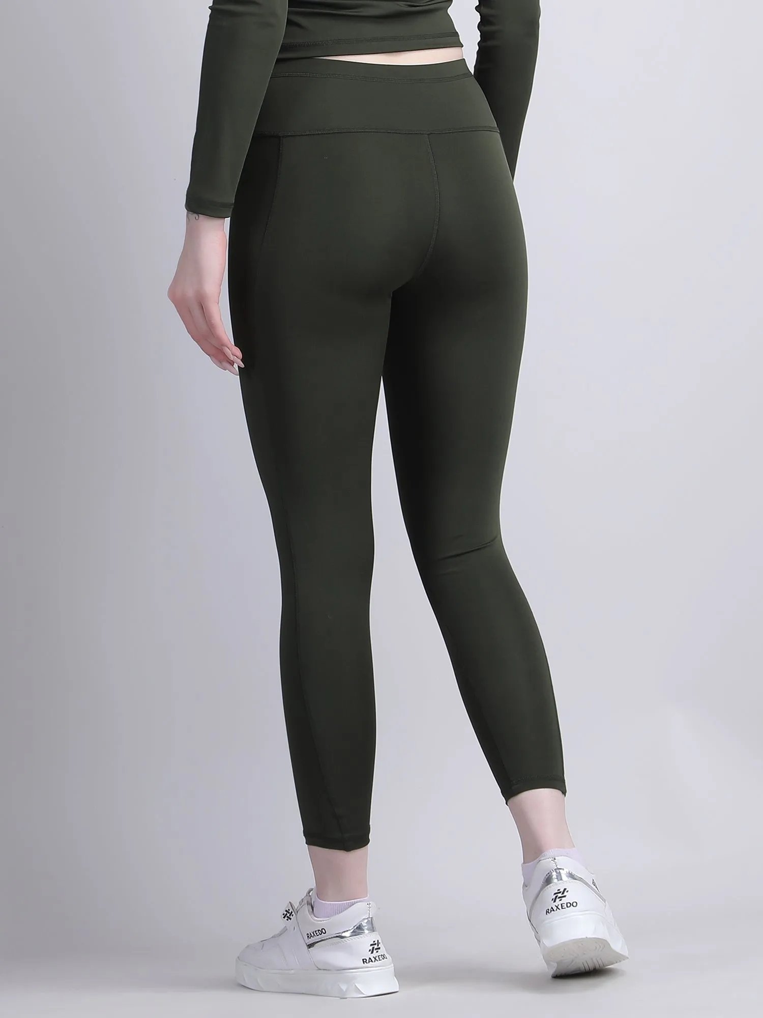 Women workout leggings with phone pocket